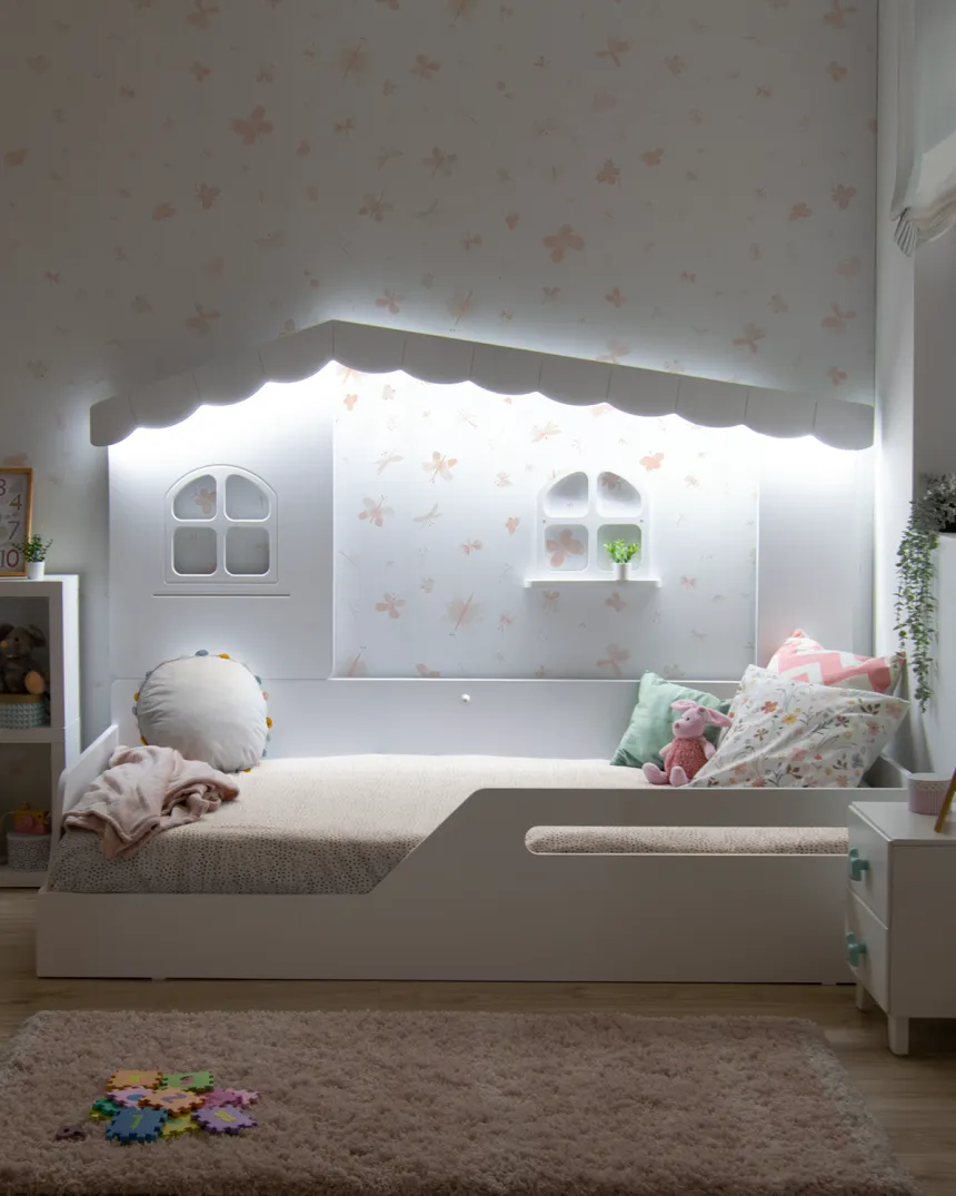 Lit cabane enfant montessori 90x190 fenêtre - Livraison rapide 2