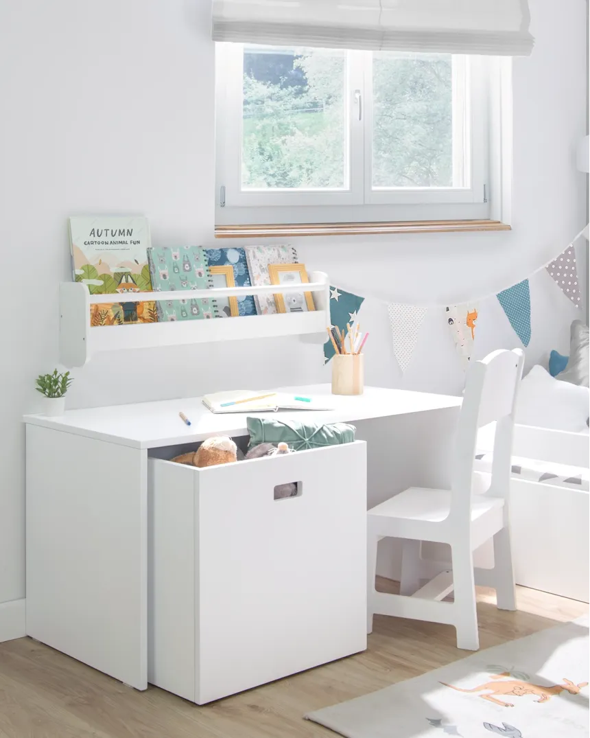 Chaise enfant blanche Montessori 2