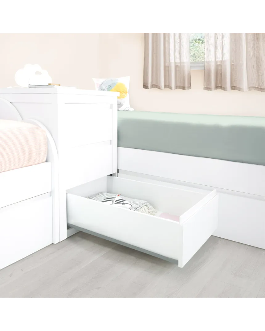 Meuble de rangement compris dans le pack de chambre enfants.