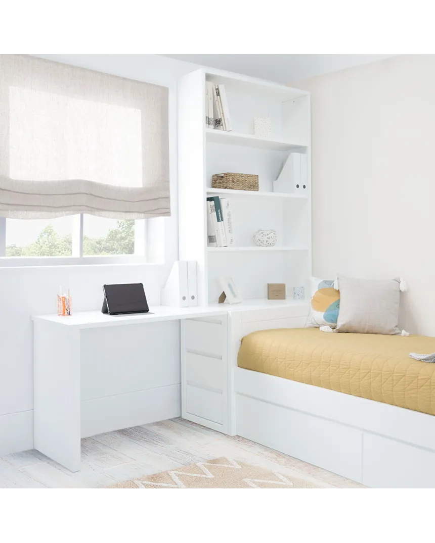 Chambre ado avec coin bureau et étagères de rangement. Linéaire 2