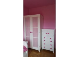 Chambre enfant pour filles. Armoire et chiffonnier enfant avec rideau