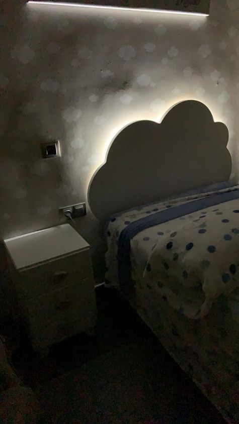 Tête de lit avec lumière