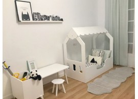 Chambre enfant avec bureau et lit Cabane Montessori