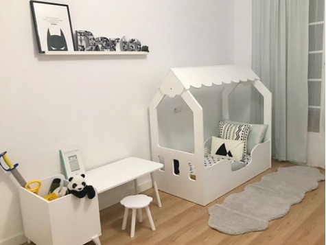 Chambre enfant avec bureau et lit Cabane Montessori