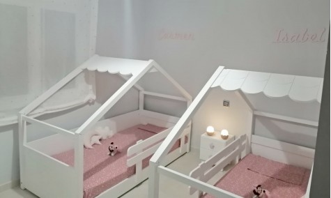 Chambre jumelle avec lit cabane 