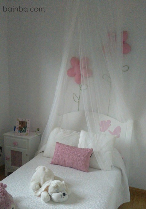 Tête de lit enfant Anastasie Papillons + Table de chevet avec porte et ride